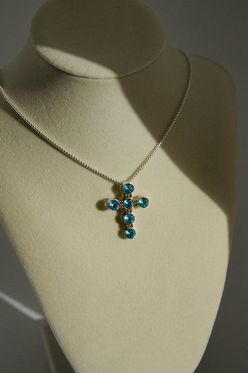 Saint Olivia Classic Cross