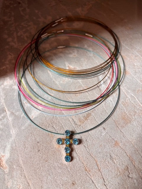 Saint Olivia Classic Cross